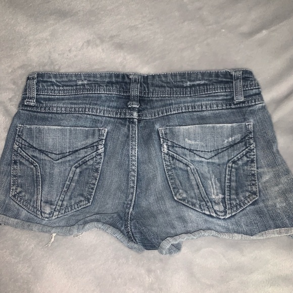 distressed jean shorts size 7 medium wash - Picture 2 of 4